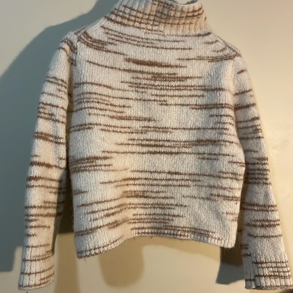 Alpaca wool, Banana republic medium sweater. Cream coloured with brown stripes - Picture 2 of 4